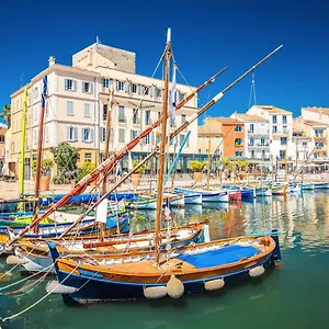 Appartement Lumineuxt3 Centre-ville Parking Ascenseur Plages Port à Pied Location Du Samedi Au Samedi France
